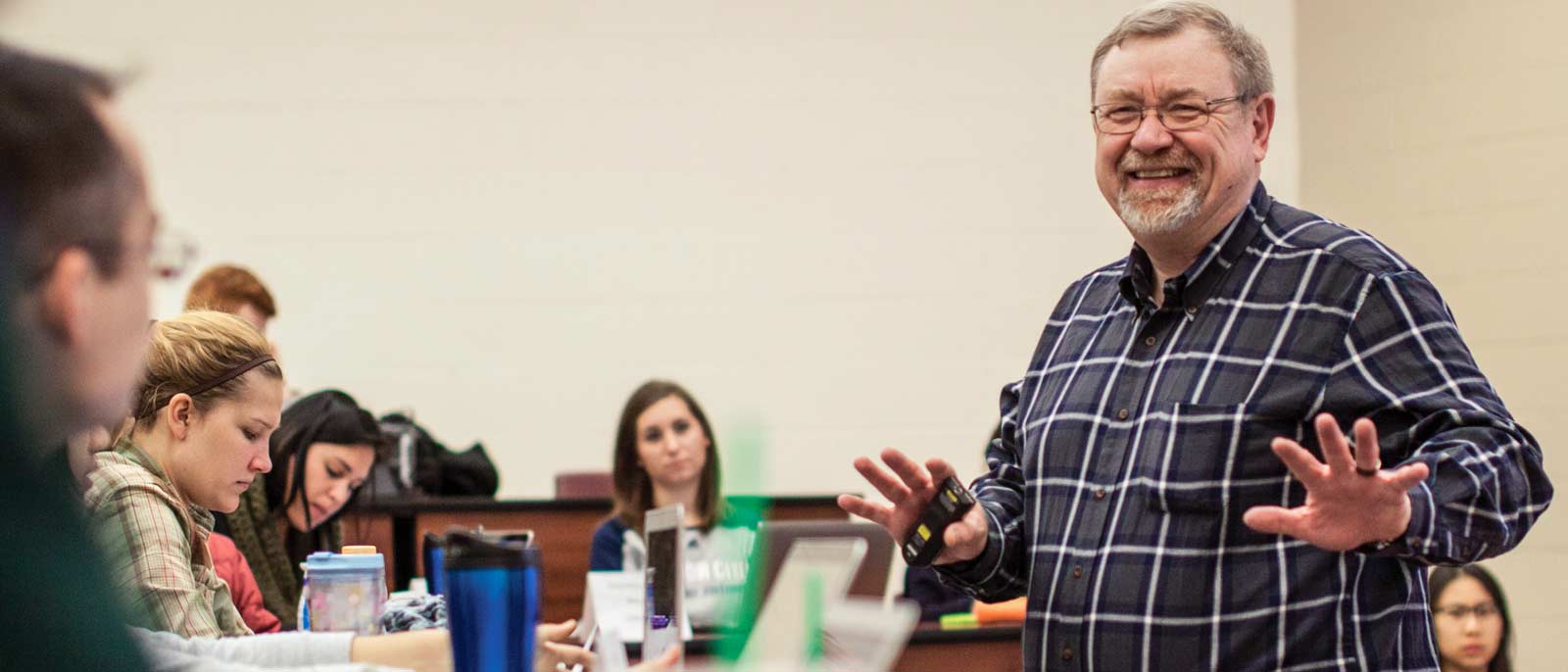 MSU Supply Chain Management faculty member Steven Melnyk instructs an SCM class.