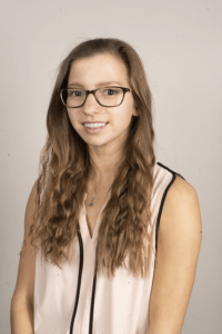 Julia Hojnaski heashot