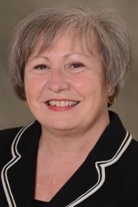 Paula Reichle headshot