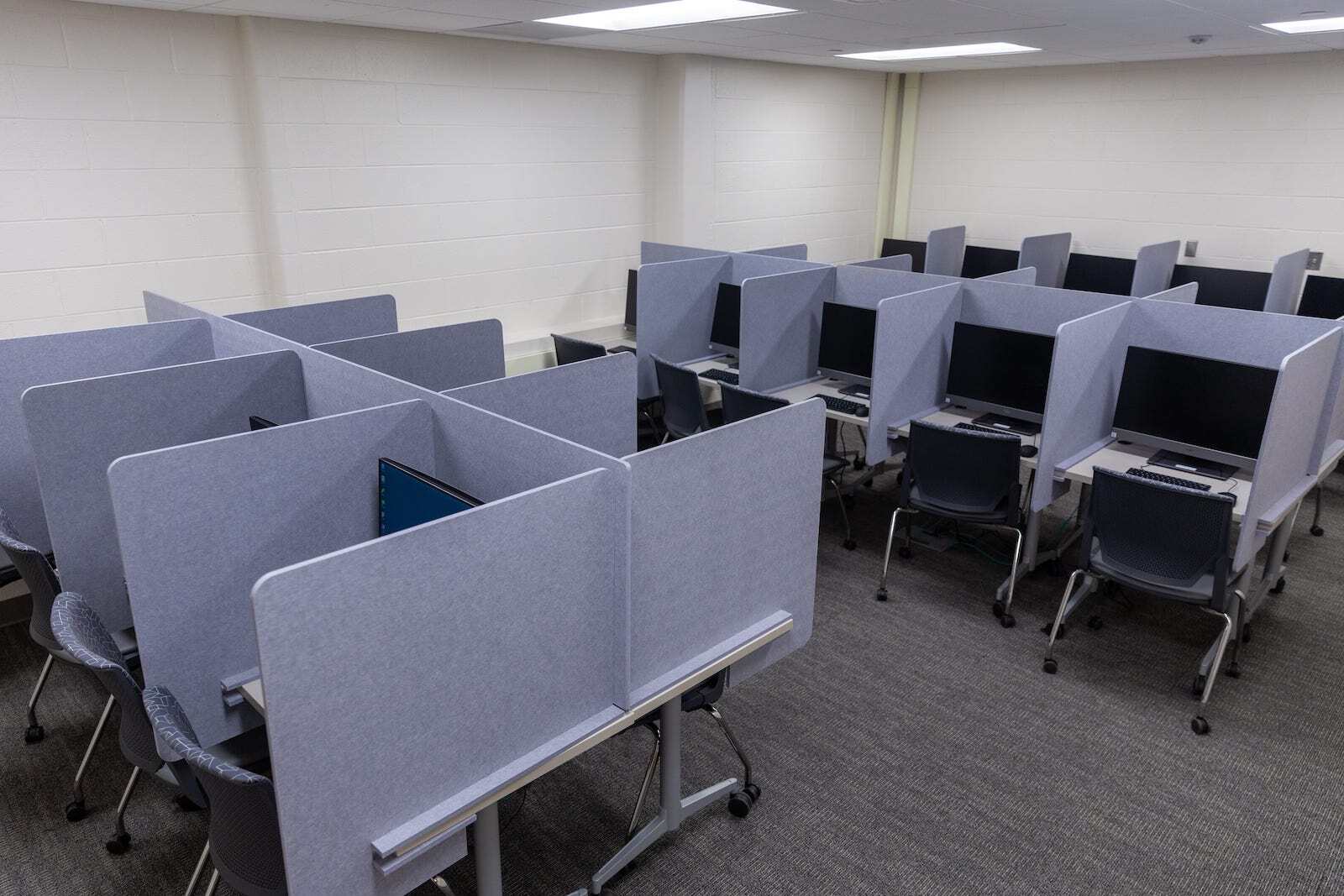Broad Behavioral Lab computer room