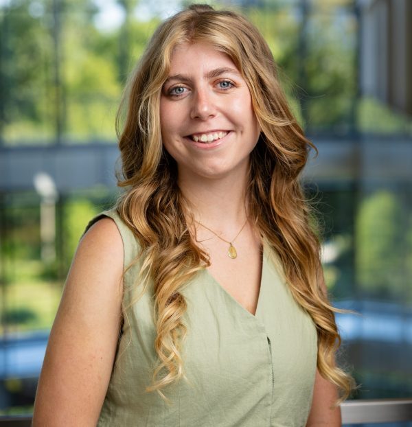 lauren foley headshot