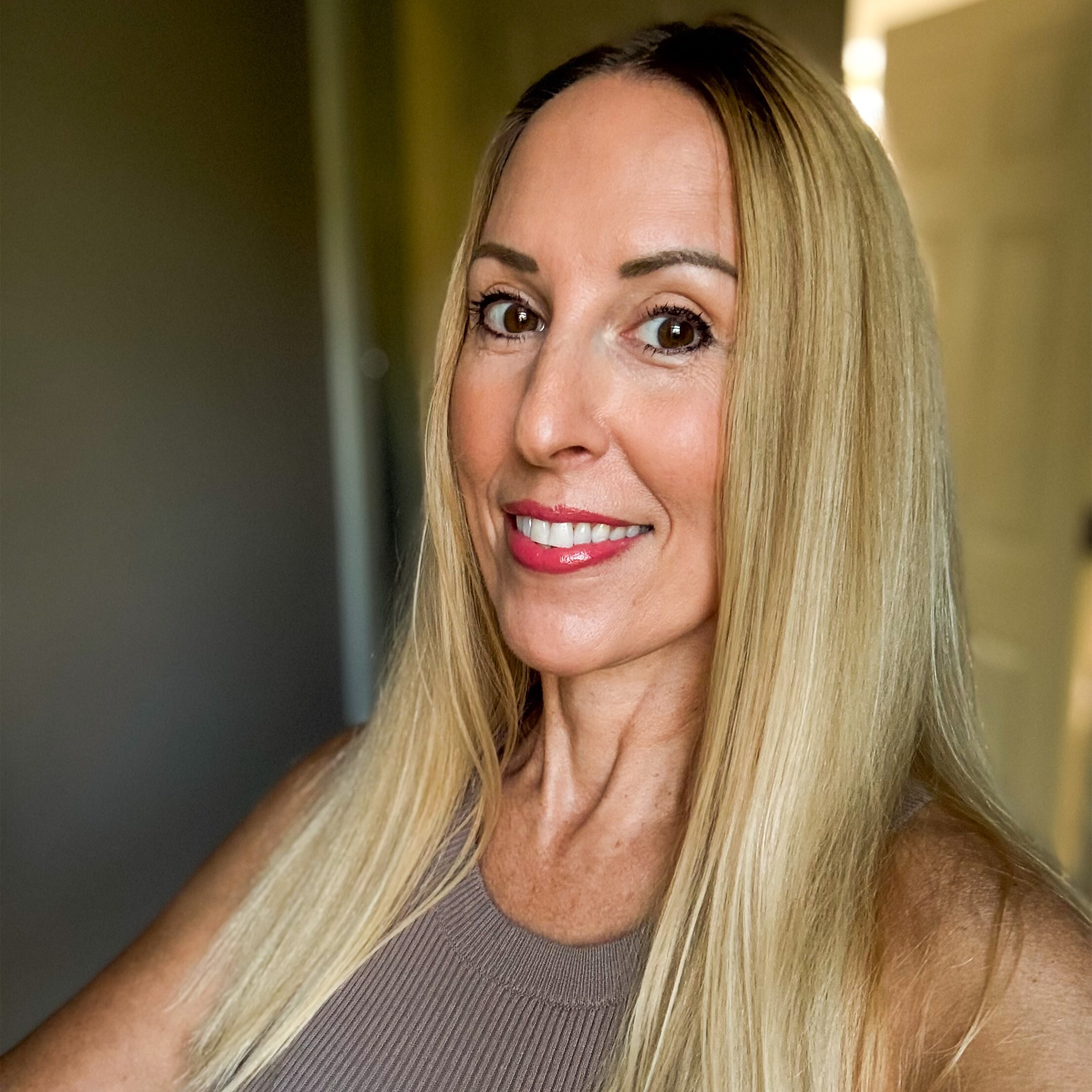 carrie roader headshot