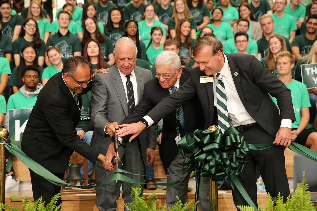 Sanjay Gupta, Edward J. Minskoff, Eli Broad, and MSU President Samuel Stanley cut the ribbon on the Minskoff Pavilion in September 2019.
